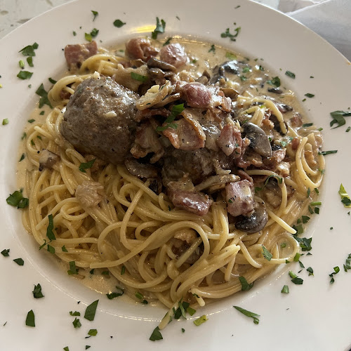 Cafe Diplomatico Restaurant & Pizzeria - Toronto