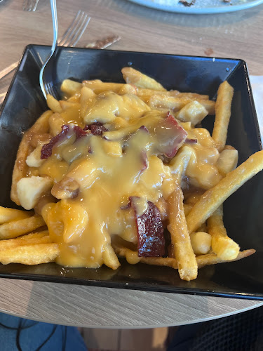 D Spot Dessert Cafe Calgary 17th Ave - Hospitality and gastronomy