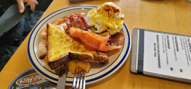 525 Woodside Dr NW, Airdrie, AB T4B 2C6