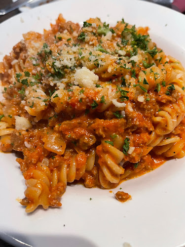 431 41 Ave NE, Calgary, AB T2E 2N4