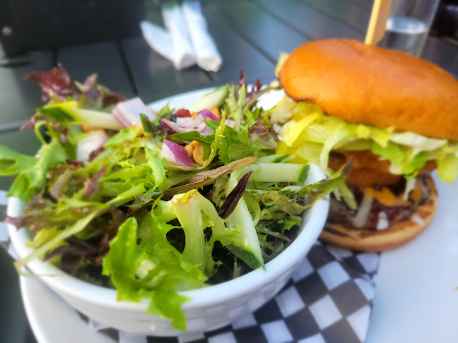 Lakeside Beach Club - Hospitality and gastronomy