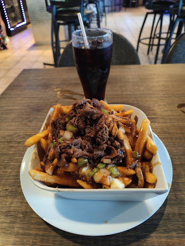 Opinii despre The Ridge Pub & Eatery and LIQUOR OFF SALE în Edmonton - Hospitality and gastronomy