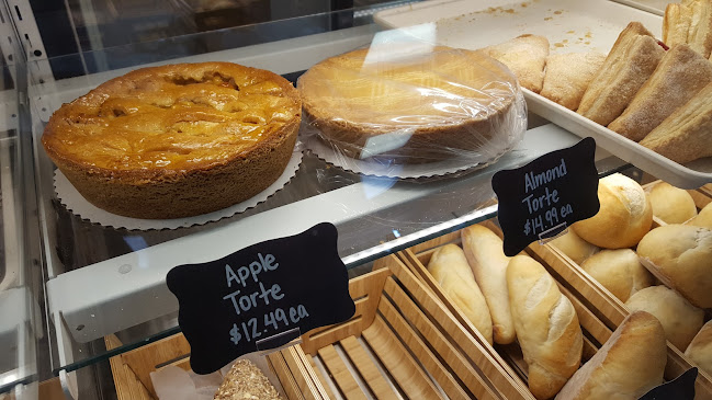 Opinii despre Dutch Delicious Bakery & Deli în Edmonton - Hospitality and gastronomy