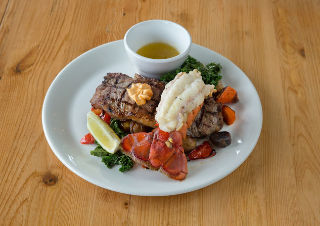 West Coast Seafood & Raw Bar Kelowna - Kelowna