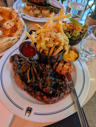 Opinii despre Walrus Pub & Beer Hall în Toronto - Hospitality and gastronomy