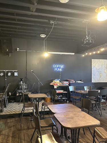 64 Niagara St, Welland, ON L3C 1E3