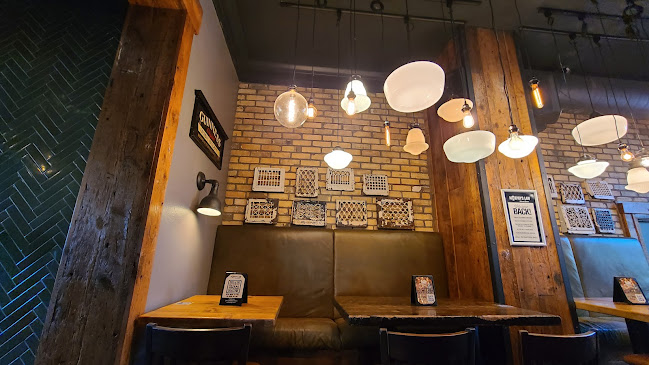 1702 Queen St E, Toronto, ON M4L 1G6