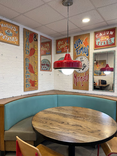 273 Yonge St, Toronto, ON M5B 1N8