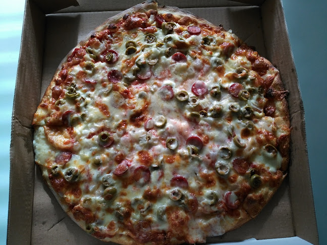 Mackay Pizza & Submarines - Brampton