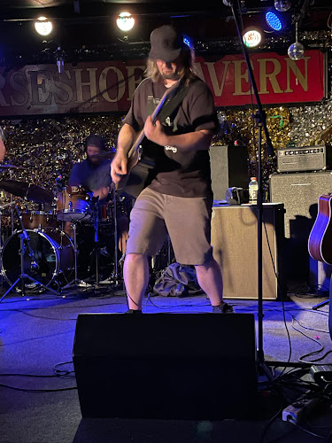 370 Queen St W, Toronto, ON M5V 2A2