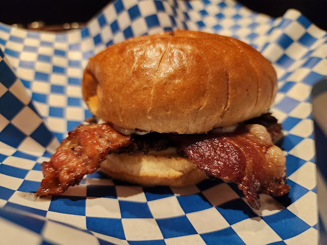 725 17 Ave SW, Calgary, AB T2S 0B6