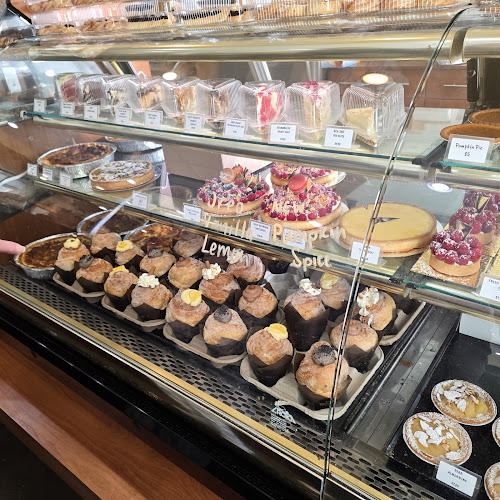 Comentarii opinii despre A Ladybug Bakery and Cafe