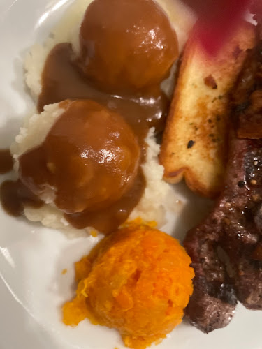 Opinii despre Veroba's Family Restaurant în Moose Jaw - Hospitality and gastronomy