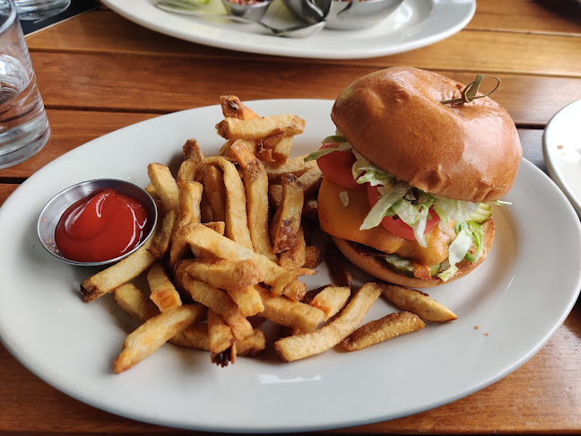 Browns Socialhouse Kitsilano - Vancouver