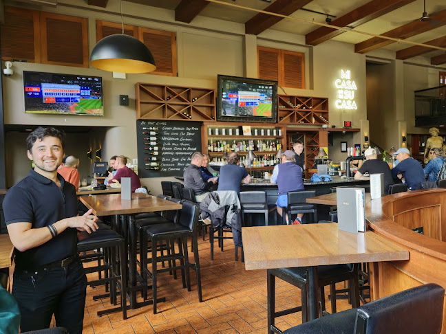 Moxies Victoria Restaurant - Victoria