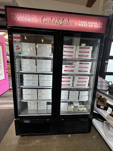 2302B Clarke St, Port Moody, BC V3H 1Y8