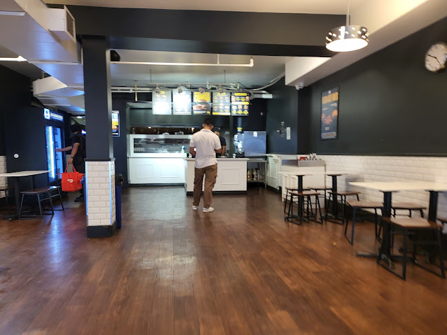 212 Adelaide St W, Toronto, ON M5H 1W7