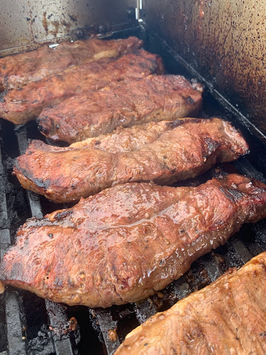 Opinii despre All Seasons Pig Roast & Catering în Red Deer - Hospitality and gastronomy