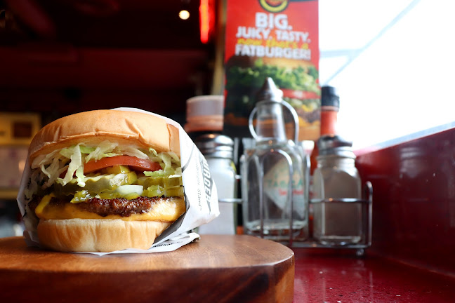 Comentarii opinii despre Fatburger MacLeod Trail