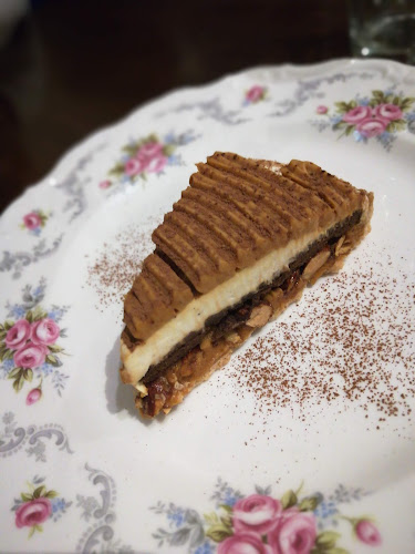 1600 Mackay Rd, North Vancouver, BC V7P 2M4