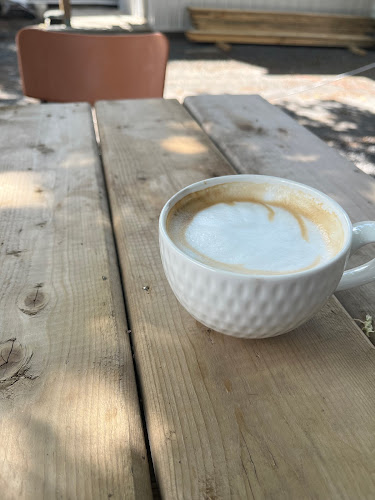 642 Somerset St W, Ottawa, ON K1R 5K4