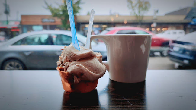 Comentarii opinii despre Fior Di Latte Cafe, Bakery & Gelato