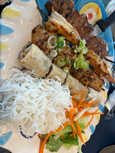 Opinii despre Vina Vietnamese Restaurant în West Vancouver - Hospitality and gastronomy