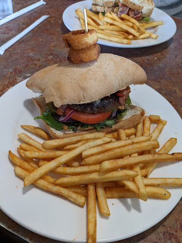 RnR Family Restaurant (McPhillips) - Hospitality and gastronomy