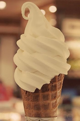 Mega Cone Creamery / Ice cream truck | Mobile Caterer : London, Ontario - Hospitality and gastronomy