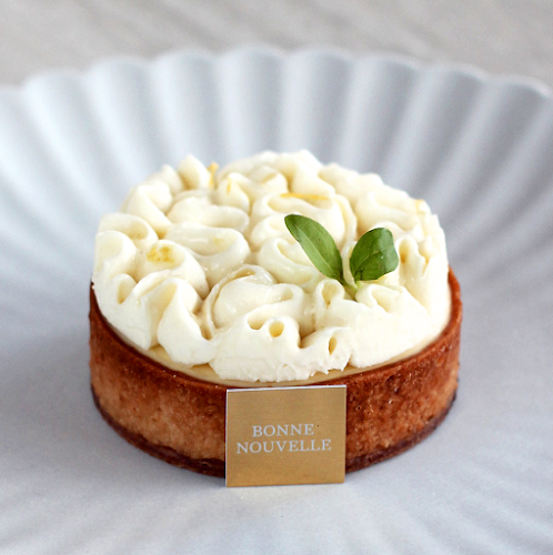 655 College St, Toronto, ON M6G 1B7