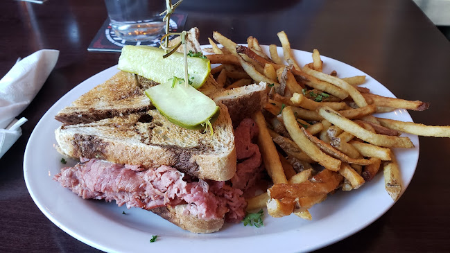 Opinii despre Leopold’s Tavern Warman în Warman - Hospitality and gastronomy