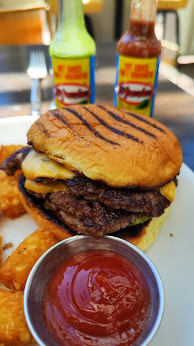 1009 Hamilton St, Vancouver, BC V6B 2W9