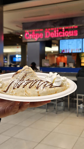 220 Yonge St, Toronto, ON M5B 2H1