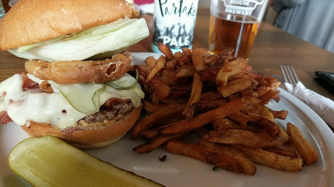 300 Charlotte St, Peterborough, ON K9J 2V5