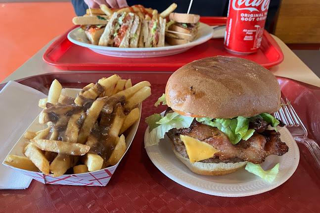 Opinii despre John Anderson Charcoal Broil Hamburgers în Mississauga - Hospitality and gastronomy