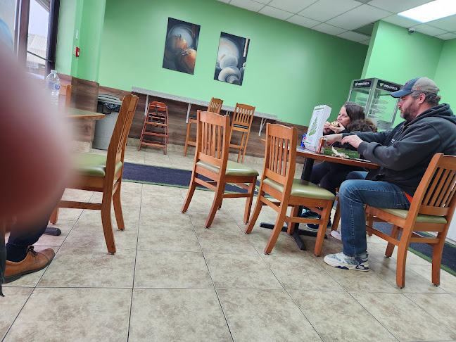 575 28 St SE, Calgary, AB T2A 6X1