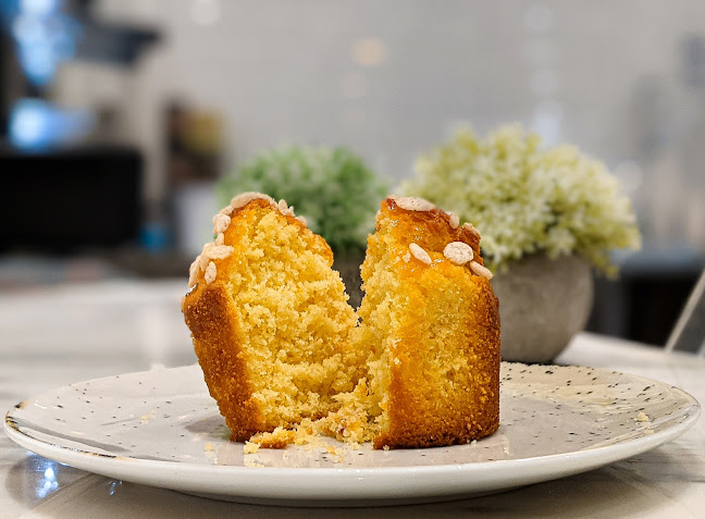 Bom Dia Café & Bakery - Queen - Toronto