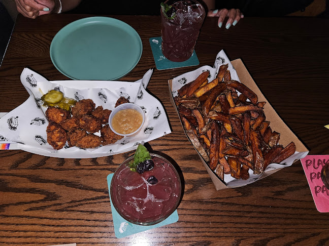 213 10 Ave SW, Calgary, AB T2R 0A4