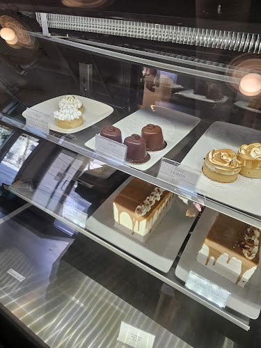 Cadeaux Bakery - Hospitality and gastronomy