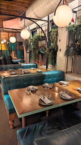 485 King St W, Toronto, ON M5V 1K4