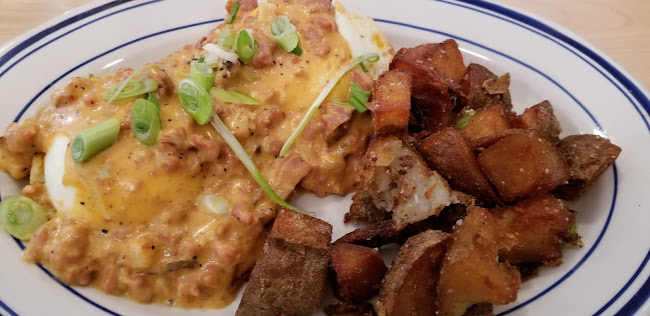 8216 104 Street NW, Edmonton, AB T6E 4E5