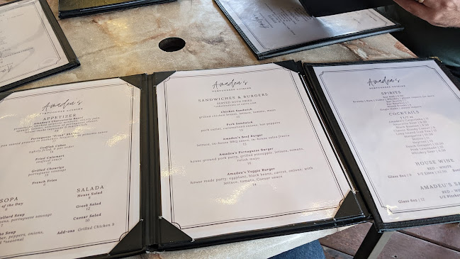 184 Augusta Ave, Toronto, ON M5T 2L6