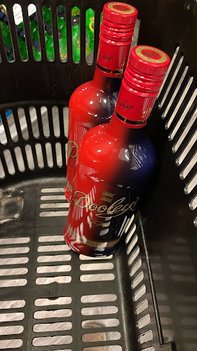 Zone D Activites Commerciales De Figuerolles, 13500 Winnipeg, France