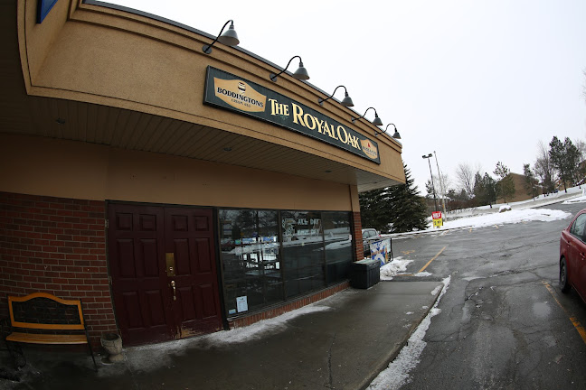 2067 Meadowbrook Rd, Gloucester, ON K1B 4W7