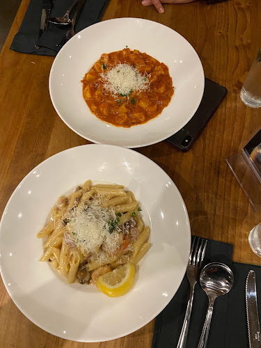 Opinii despre Pacifico Pizzeria & Ristorante în Vancouver - Hospitality and gastronomy