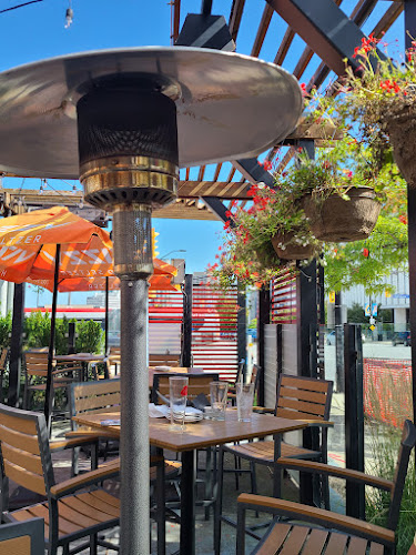 219 Rathburn Rd W, Mississauga, ON L5B 4C1