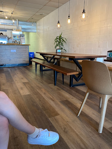 Comentarii opinii despre Naked Cafe