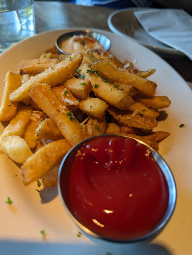 103 2nd St W, North Vancouver, BC V7M 2E7