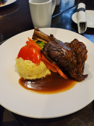 7551 Westminster Hwy, Richmond, BC V6X 1A3