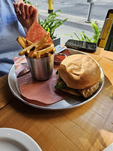 125 Wellington St W, Toronto, ON M5J 0E8